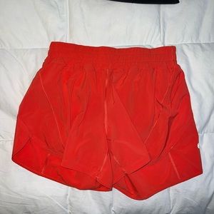 Lululemon🍋 track that mid-rise lined short 5”